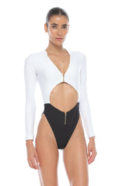 Romina one piece high leg